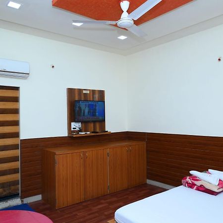 P P Lodging Mangvadi Exteriér fotografie