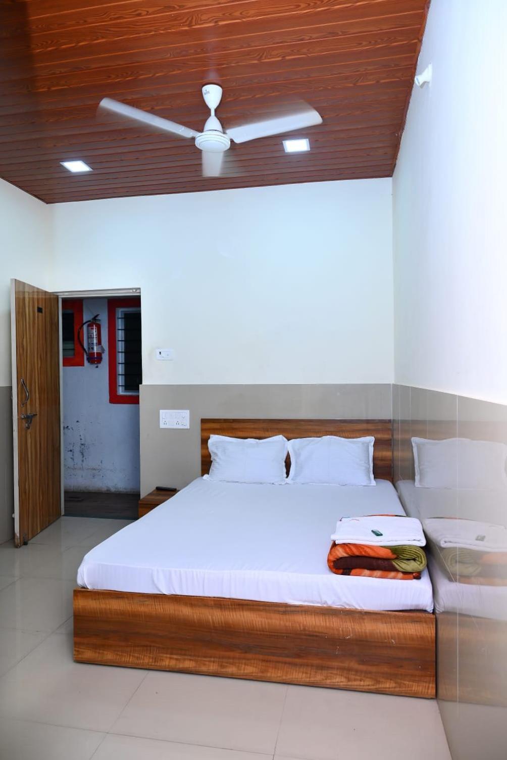 P P Lodging Mangvadi Exteriér fotografie