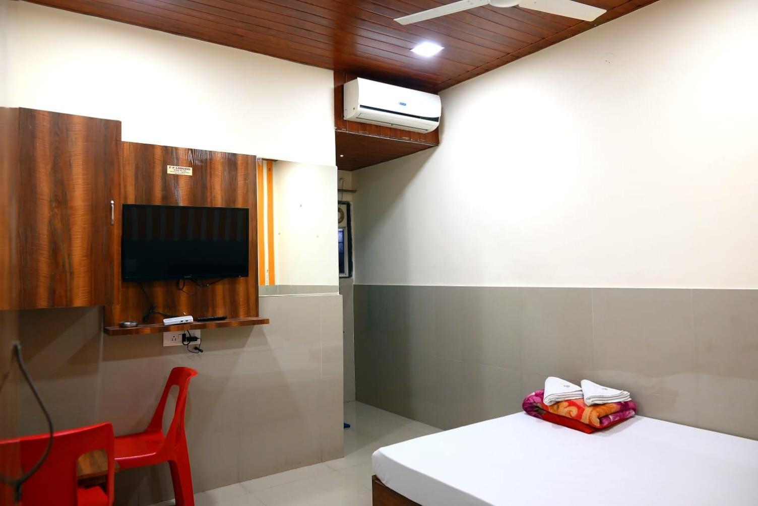 P P Lodging Mangvadi Exteriér fotografie